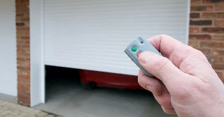 Купить автоматику для рулонных ворот Киров, цена от 2718 руб.